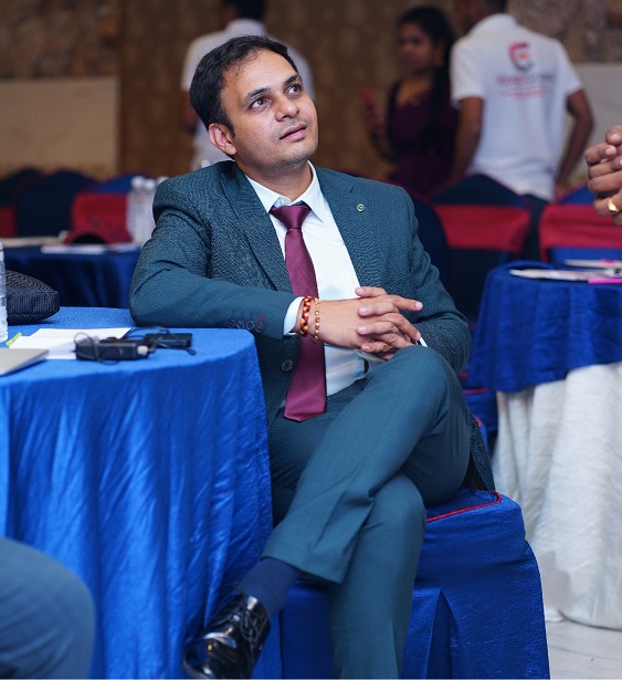 Instructor presenting to the class